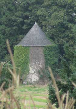 Kergoat dovecote, click for larger image