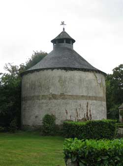 Monterrian dovecote, click for a larger image in new window.